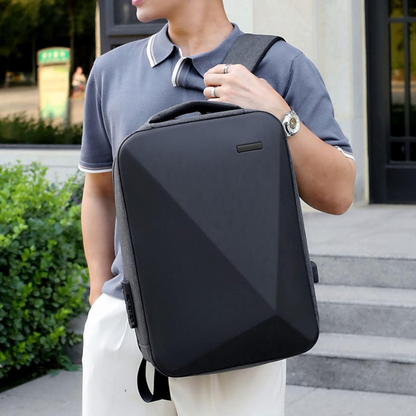 Sac à Dos Blindé Connecté – Design Futuriste & Port USB