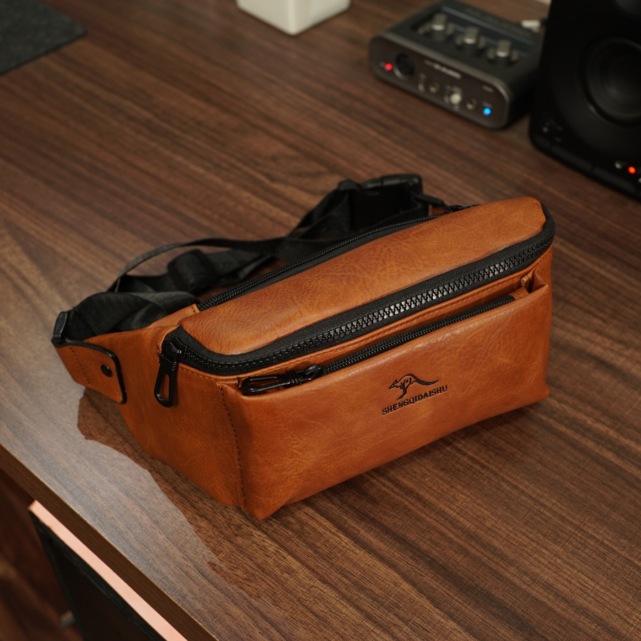 Banane Vintage en Cuir – Élégance & Praticité