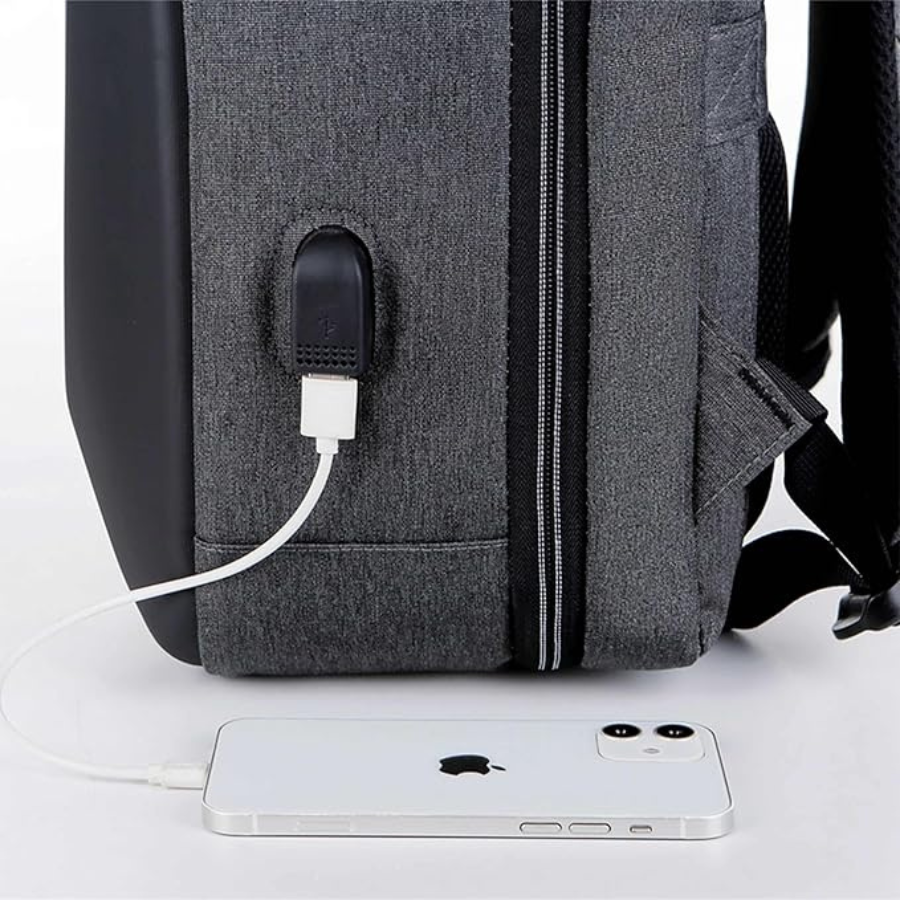 Sac à Dos Blindé Connecté – Design Futuriste & Port USB